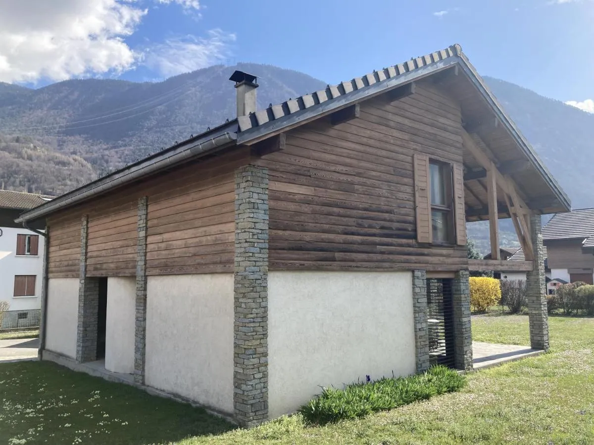 Image 2 of chalet pierre et bois