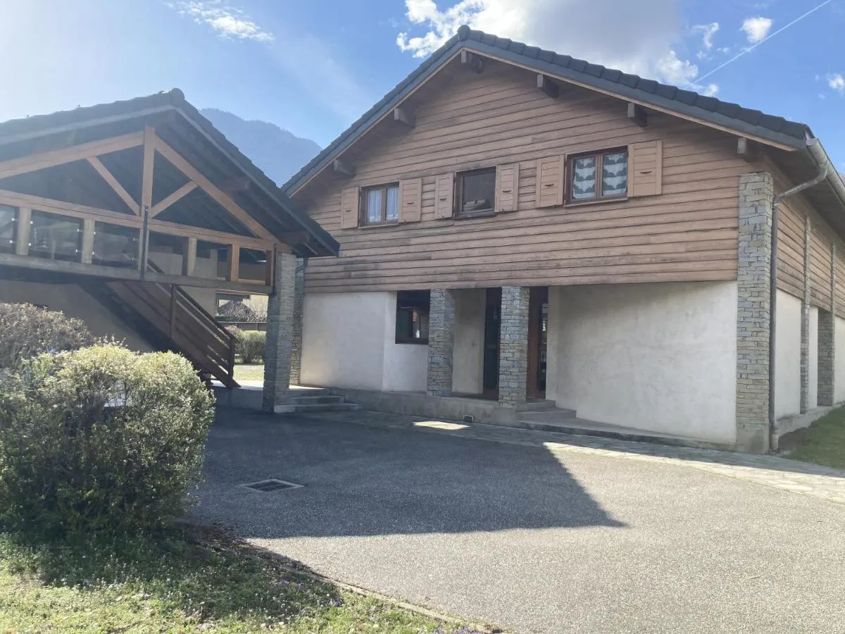 Image 1 of chalet pierre et bois