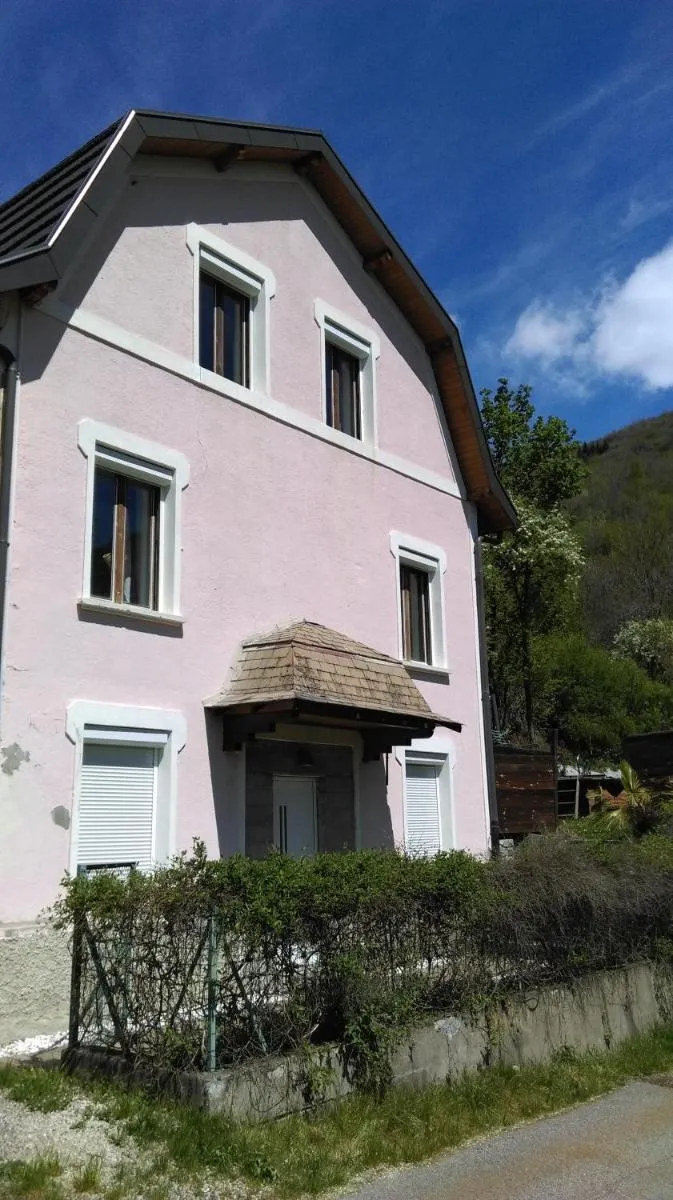 Image 3 of maison rose