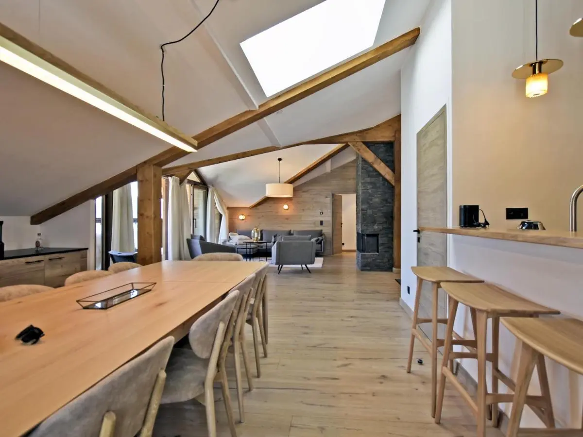 Image 3 of Appartement rénové avec ski aux pieds, 4 chambres et prestations incluses à Courchevel – FR-1-613A-29