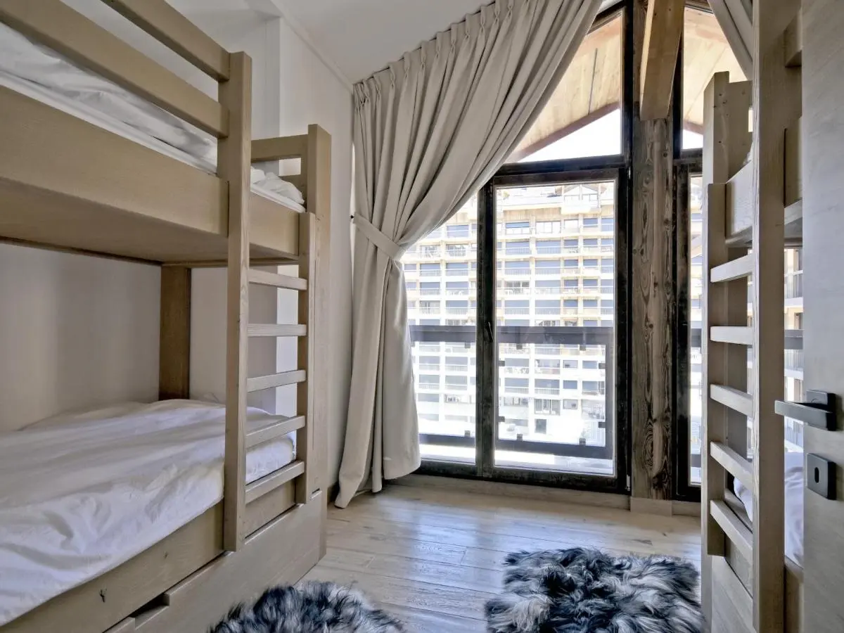 Image 5 of Appartement rénové avec ski aux pieds, 4 chambres et prestations incluses à Courchevel – FR-1-613A-29