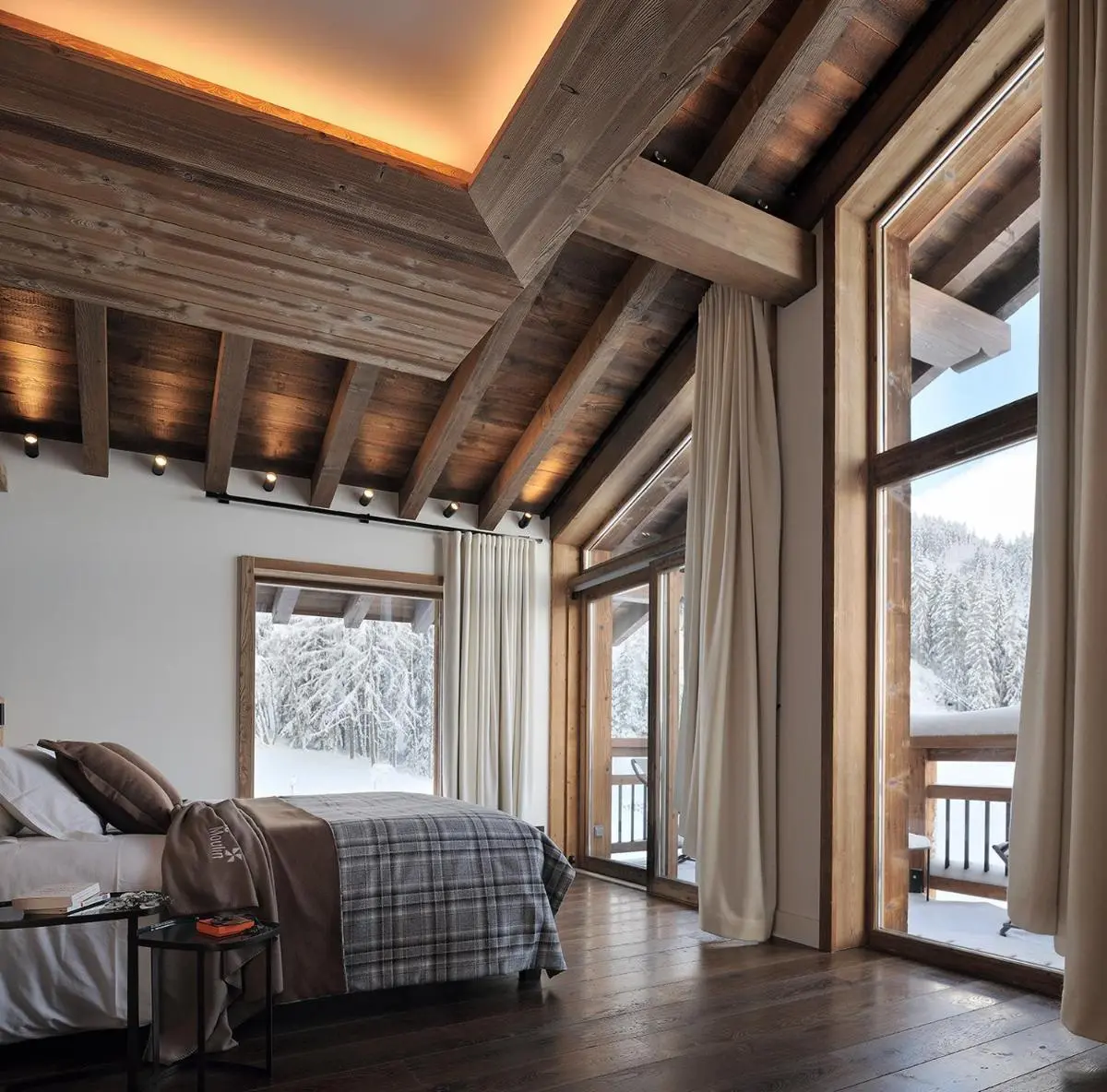 Image 1 of Chalet Le Moulin, Courchevel Le Praz, 6 chambres, Ski in, Ski out