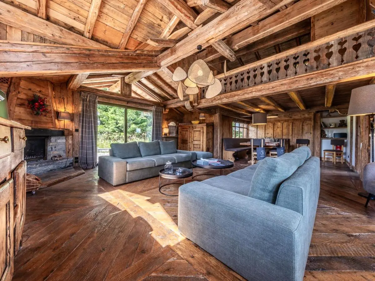 Image 4 of Chalet familial authentique avec spa, jacuzzi et hammam – Courchevel 1850 – FR-1-613A-26