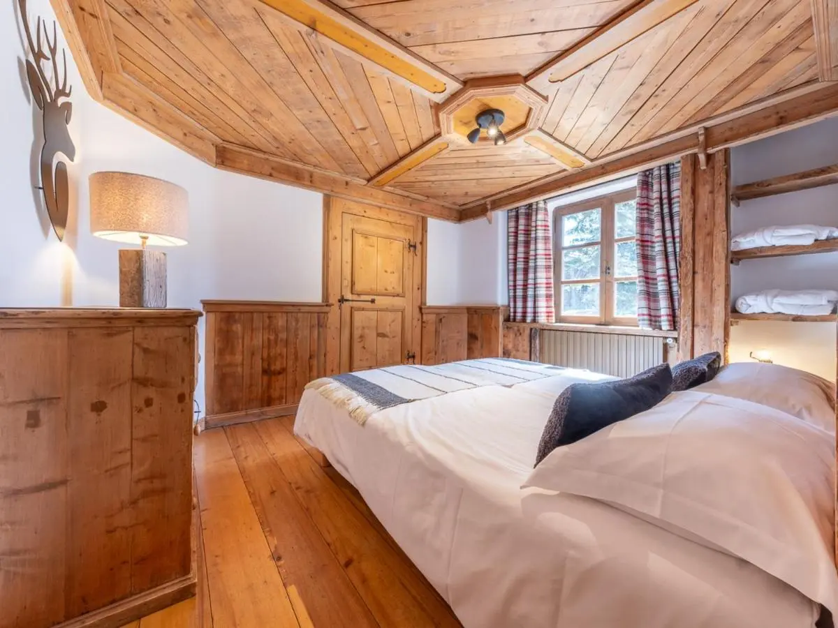 Image 6 of Chalet familial authentique avec spa, jacuzzi et hammam – Courchevel 1850 – FR-1-613A-26