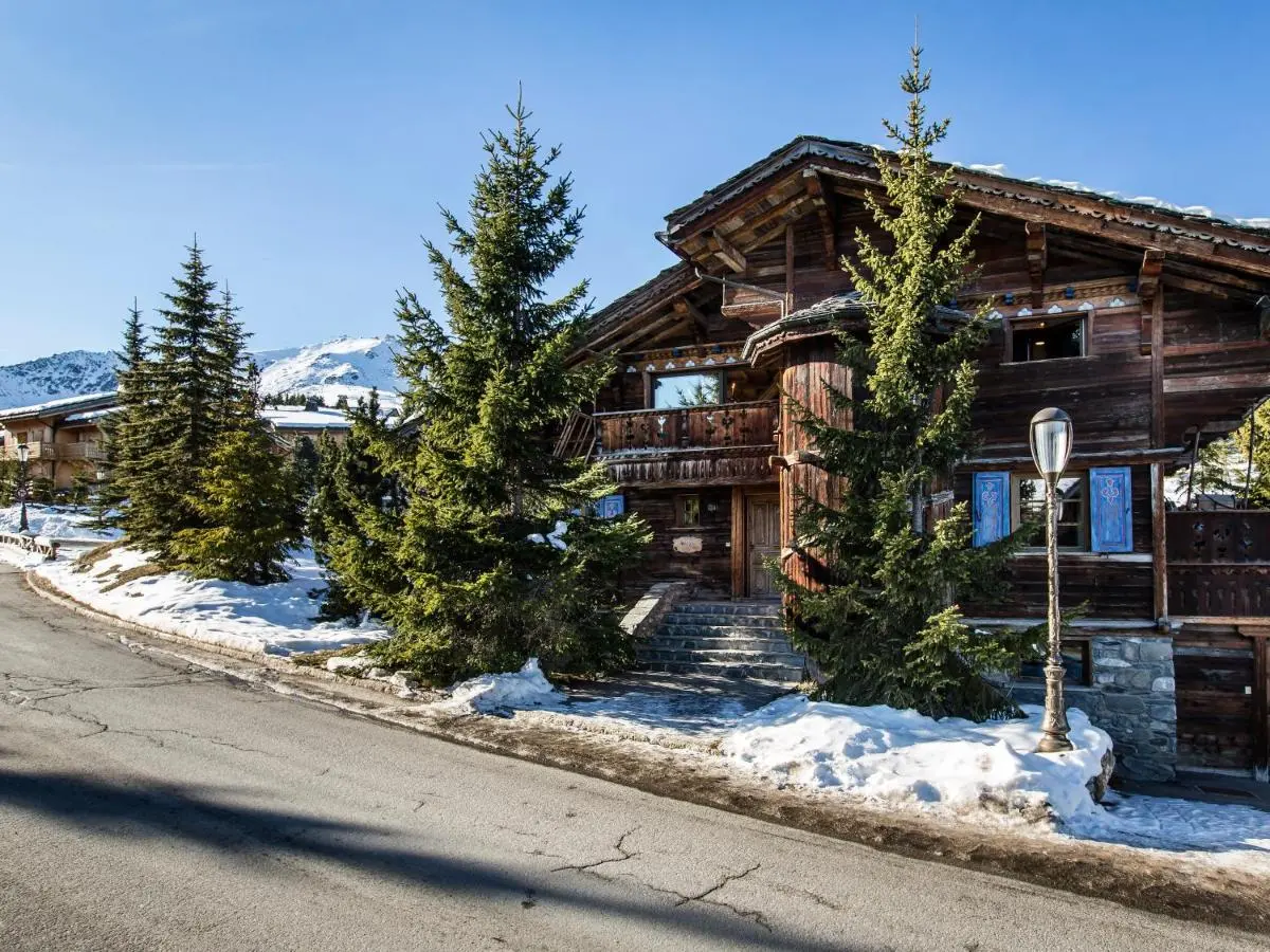 Image 5 of Chalet familial authentique avec spa, jacuzzi et hammam – Courchevel 1850 – FR-1-613A-26