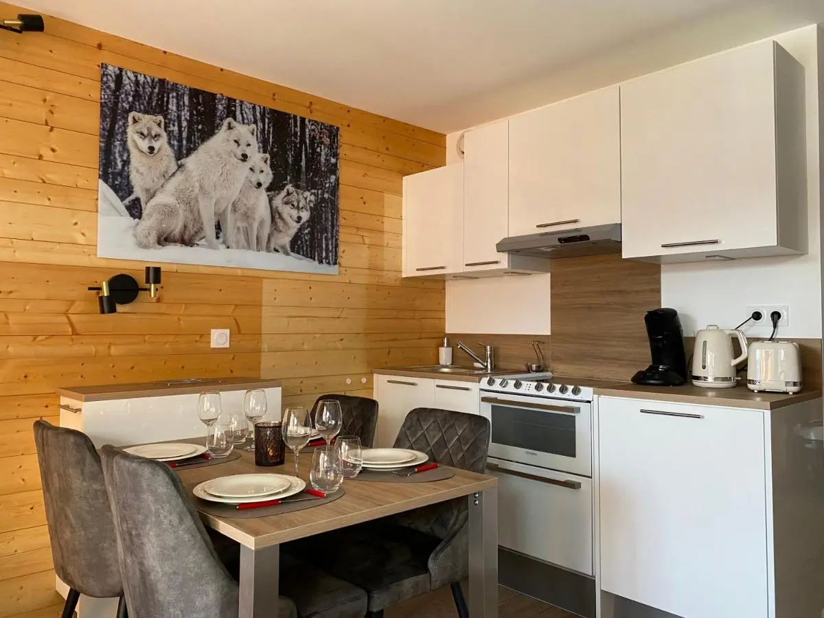Image 2 of Courchevel 1850 – 4 personnes – ski aux pieds – wifi gratuit