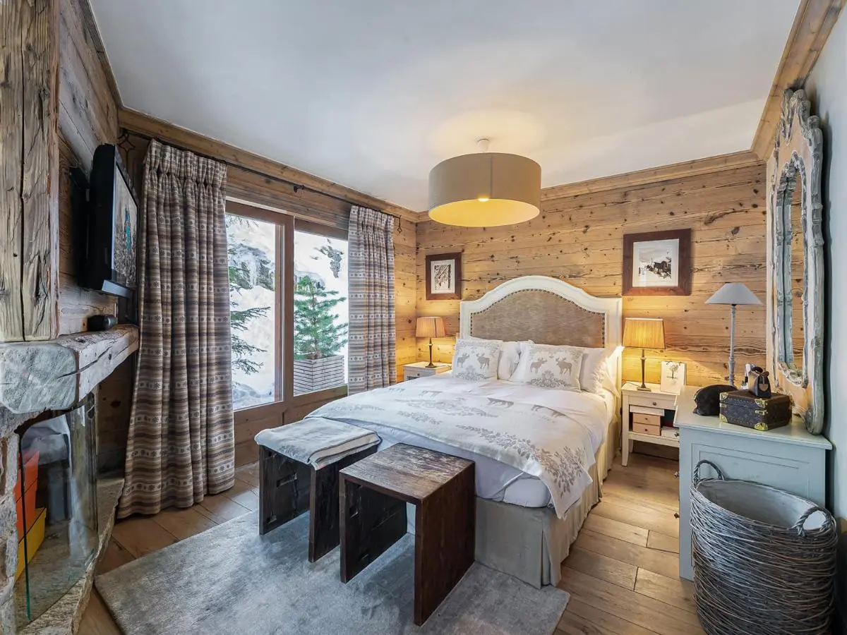 Image 1 of Luxueux Appart-Chalet avec Jacuzzi et Sauna à Courchevel 1550 – FR-1-613A-14