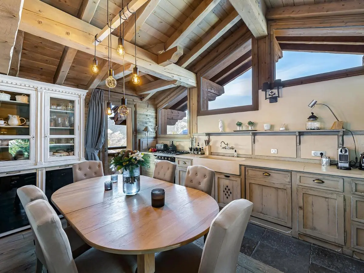 Image 3 of Luxueux Appart-Chalet avec Jacuzzi et Sauna à Courchevel 1550 – FR-1-613A-14