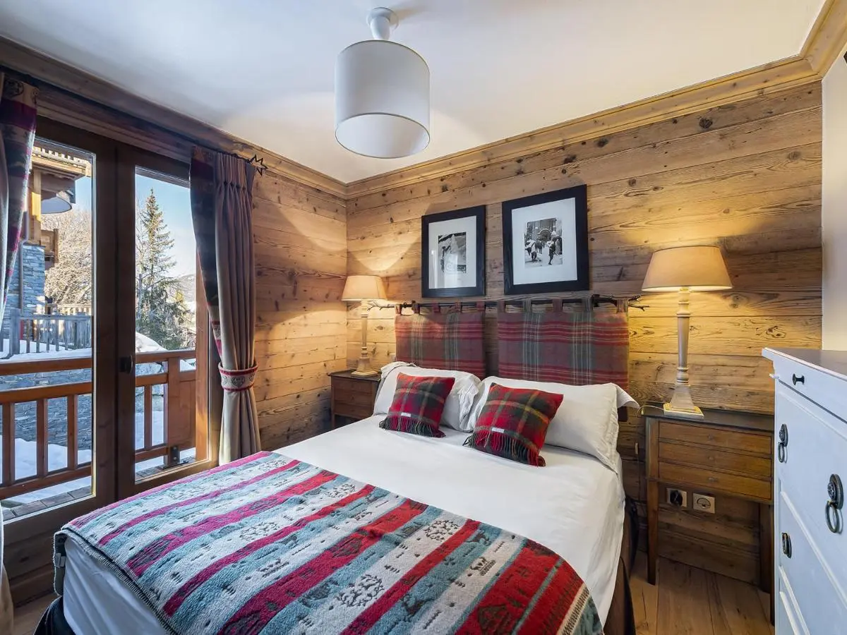 Image 6 of Luxueux Appart-Chalet avec Jacuzzi et Sauna à Courchevel 1550 – FR-1-613A-14
