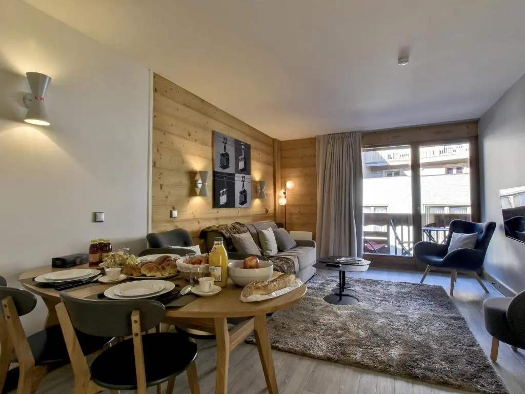 Image of Luxueux Appartement 2 Chambres au Cœur de Courchevel 1850, Balcon, Parking et Services Inclus – FR-1-613A-7