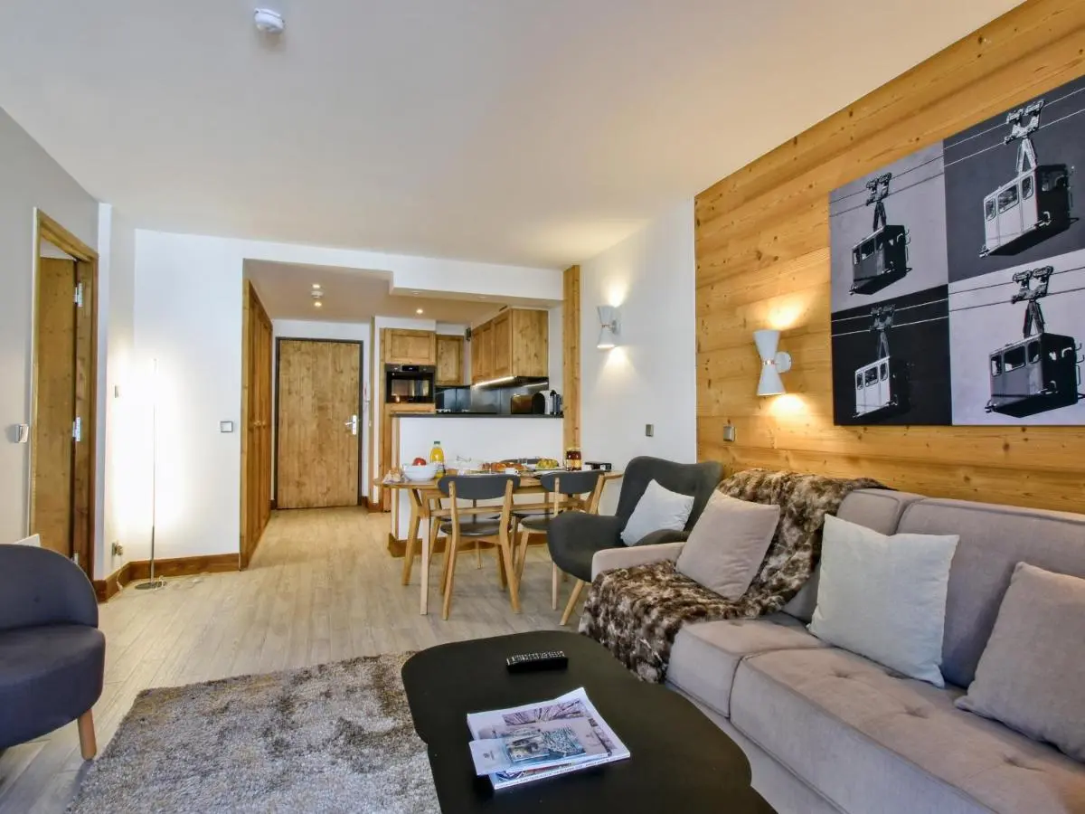 Image 4 of Luxueux Appartement 2 Chambres au Cœur de Courchevel 1850, Balcon, Parking et Services Inclus – FR-1-613A-7