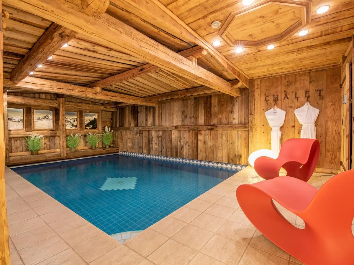 Image 3 of Luxueux Chalet à Courchevel avec Piscine, Hammam et Sauna – FR-1-613A-27