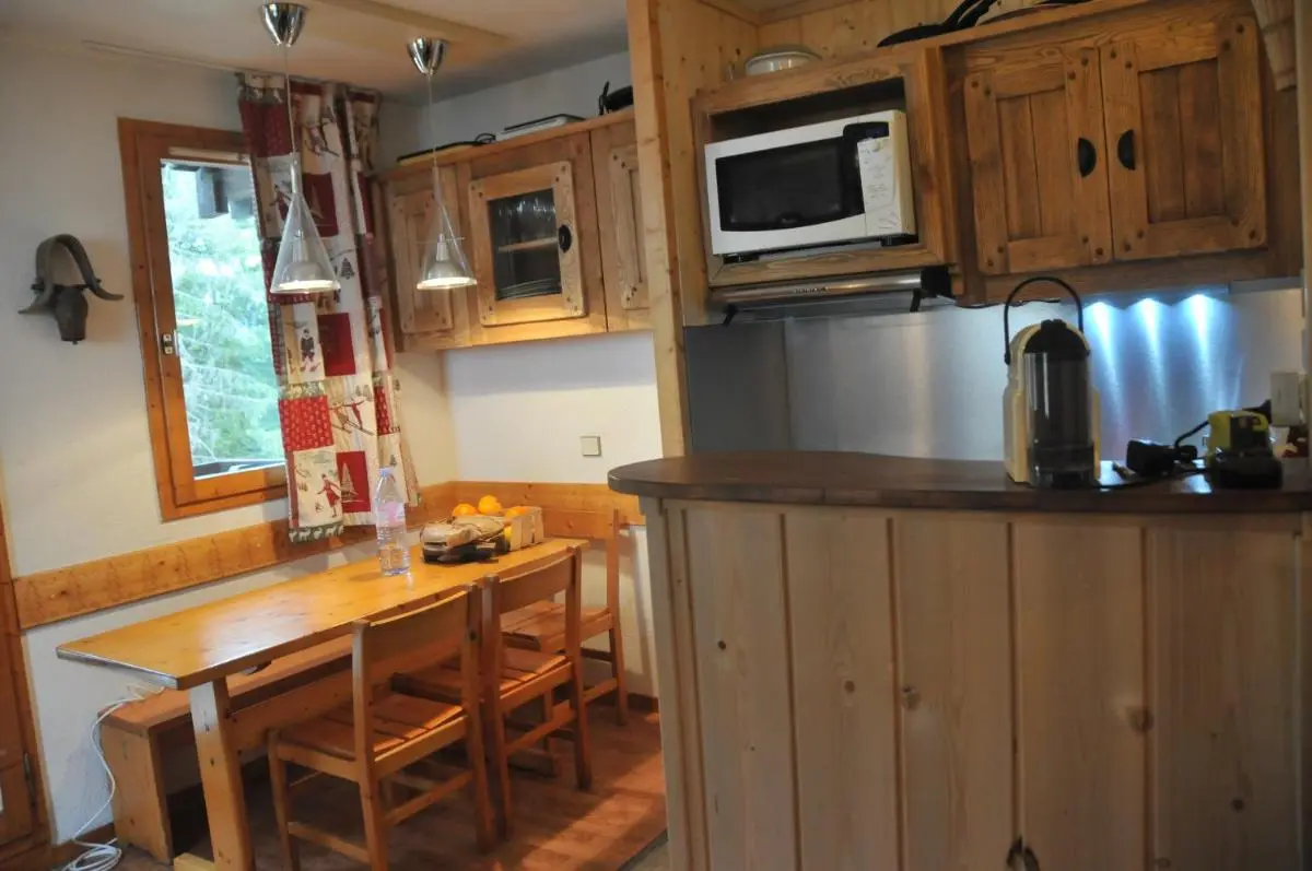 Image 1 of P2-3 esprit chalet sur les pistes de Courchevel