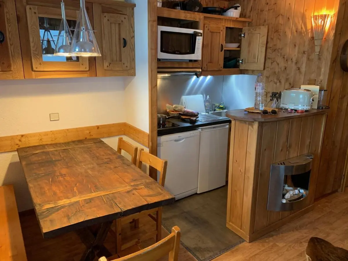 Image 2 of P2-3 esprit chalet sur les pistes de Courchevel