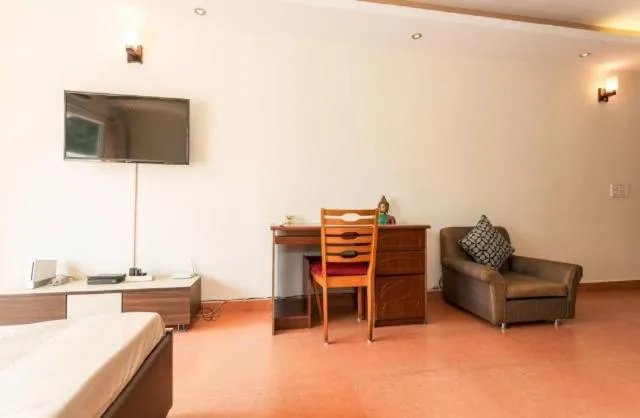 Image 4 of Amidst Monuments and Serenity