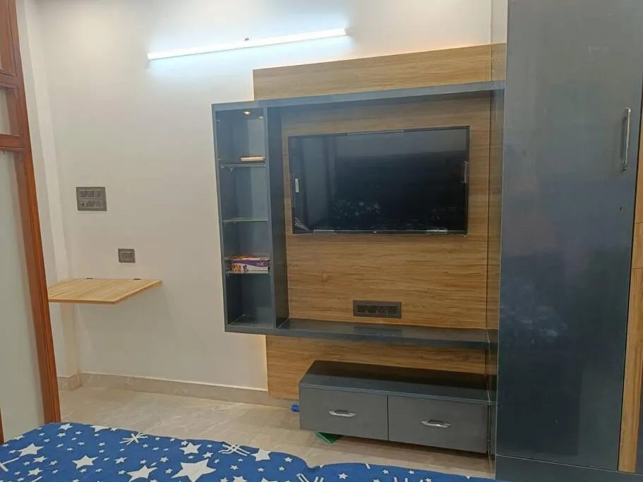 Image 4 of BnBBuddy Executive Studio Apt in West Delhi 720