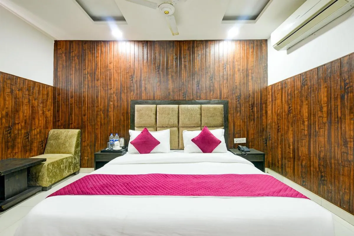 Image 1 of De Grand Hotel Near Delhi Airport