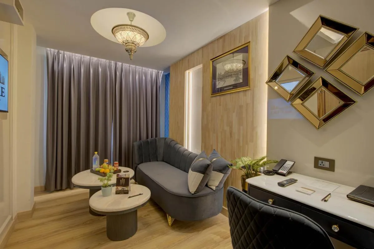 Image 2 of EMPIRE PLATINUM SUITES