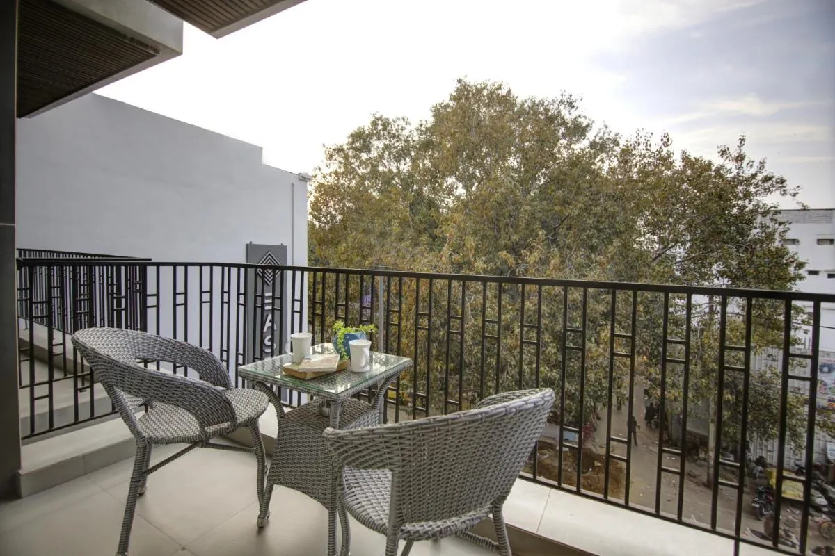 Image 3 of East Park Inn