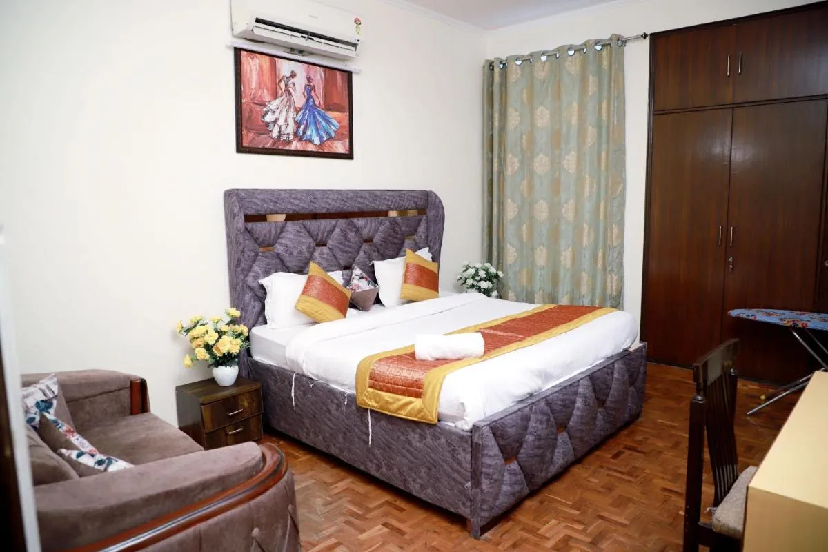 Image 1 of Fortune Home Service Apartment 3Bhk,E-28 Saket 1B