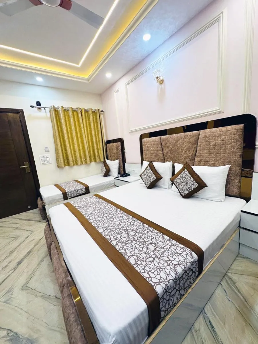Image 5 of Frankstay By Hotel SAMRAT RESIDENCY 10 Mints Walking Distance Nizamuddin Railway Station