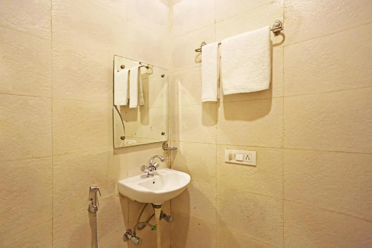 Image 2 of HOTEL ROYAL STAY NEAR IGI T3 delhi