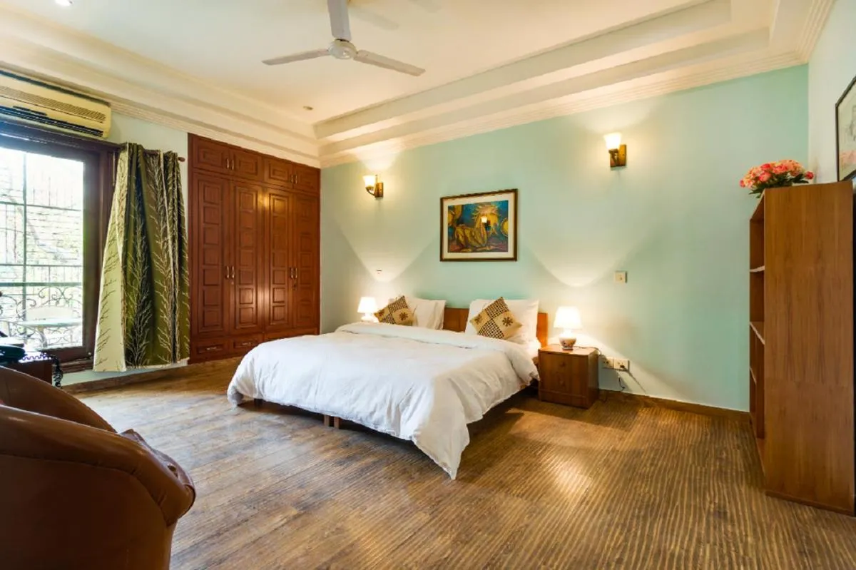 Image 1 of Hostie Aarna – 4BHK Independent Apartment at Kailash Colony, South Delhi