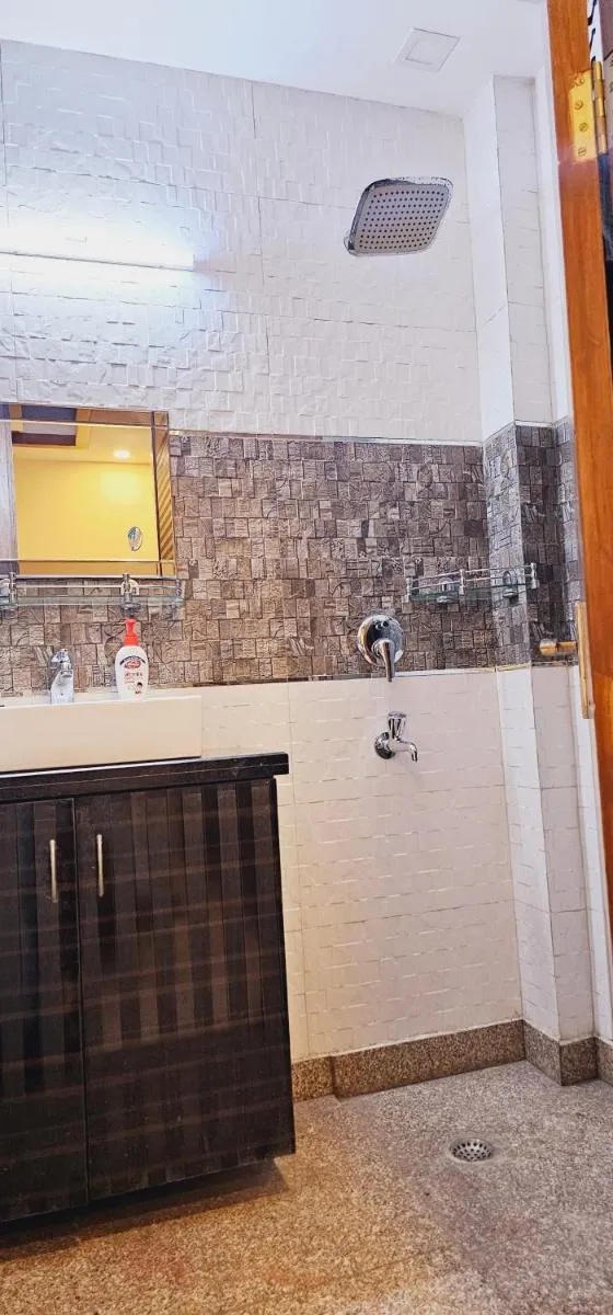 Image 2 of Hostmystay-2bhk Amarcolny Market