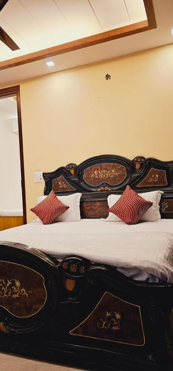 Image 4 of Hostmystay-2bhk Amarcolny Market