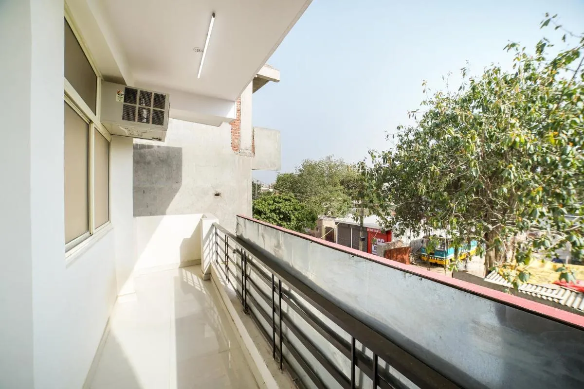 Image 3 of Hotel Honey Inn