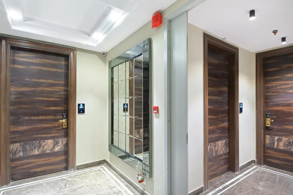 Image 2 of Hotel Oak Plaza