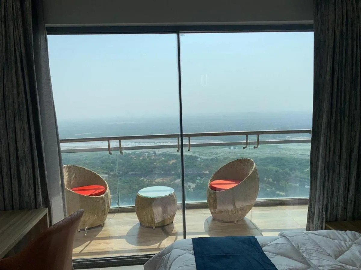 Image 6 of Luxsugero Studios