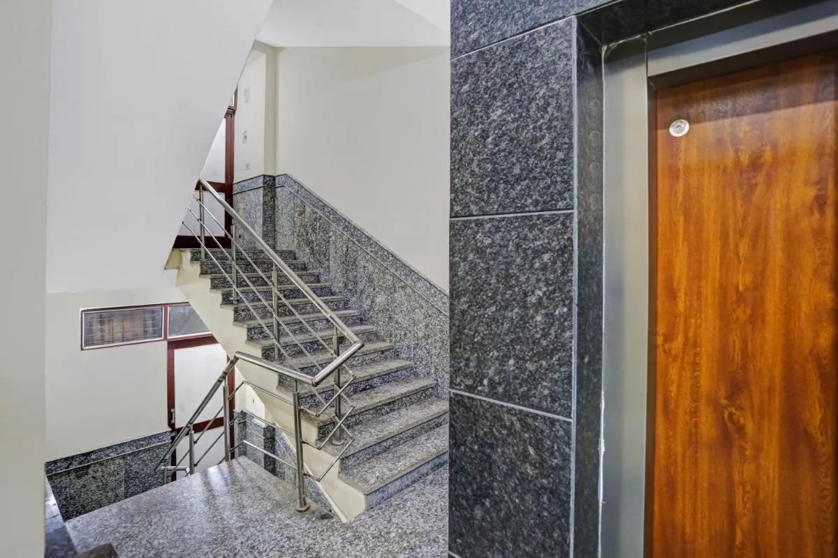 Image 3 of Metro View Ashok Vihar Near Shalimar Bagh Metro Station