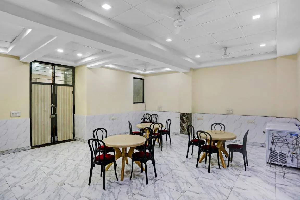 Image of Metro View Ashok Vihar Near Shalimar Bagh Metro Station