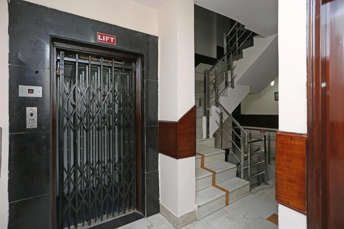 Image 3 of Super OYO Hotel Gold Palace