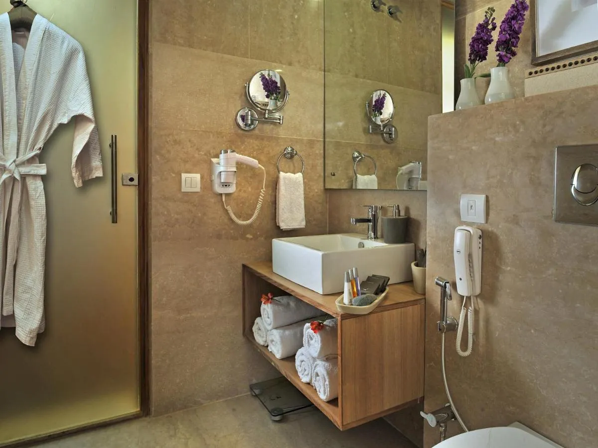 Image 2 of Udman Hotel Panchshila Park