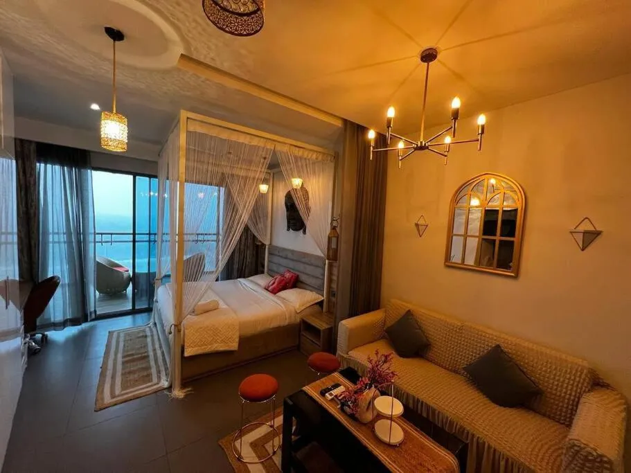 Image 1 of Whiteluxe – 42nd floor river front apartment