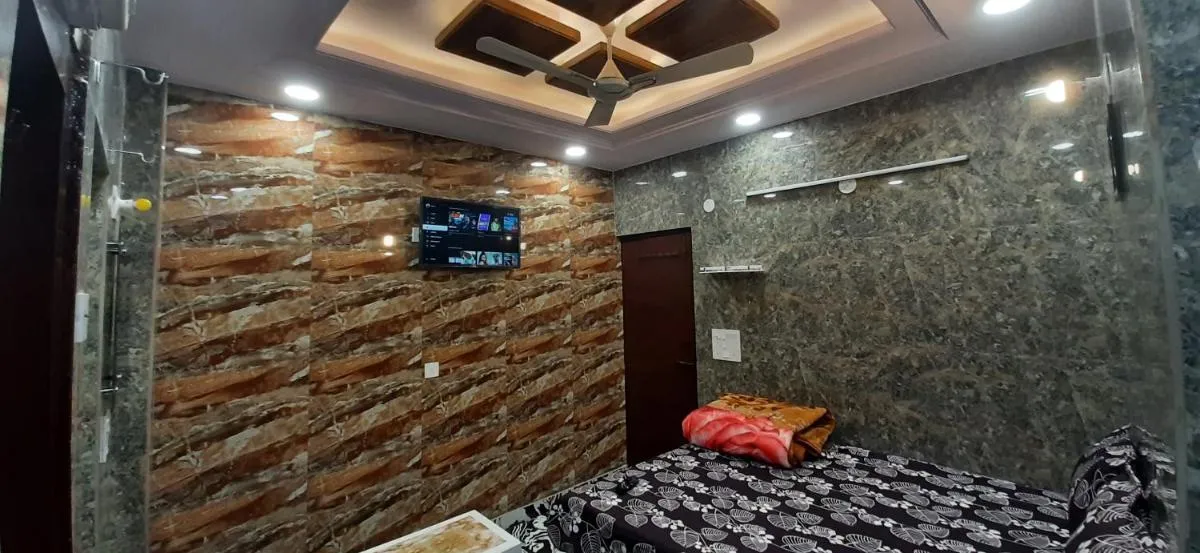 Image 2 of Aggarwal home stay in independent flat with private kitchen washroom fridge Android TV wi fi and all cooking utensils for self cooking