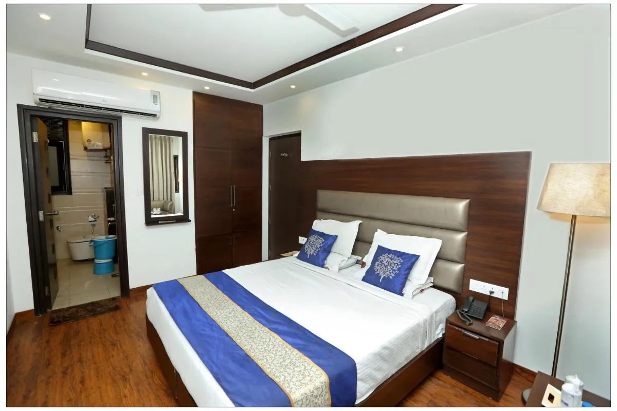 Image 1 of Airport Hotel The R Blues – New Delhi