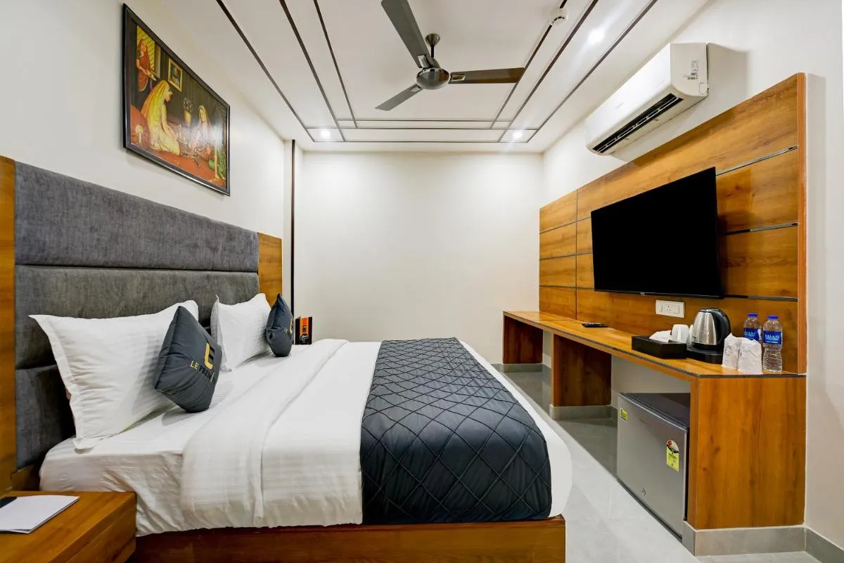 Image 1 of Airport Le Premier, New Delhi