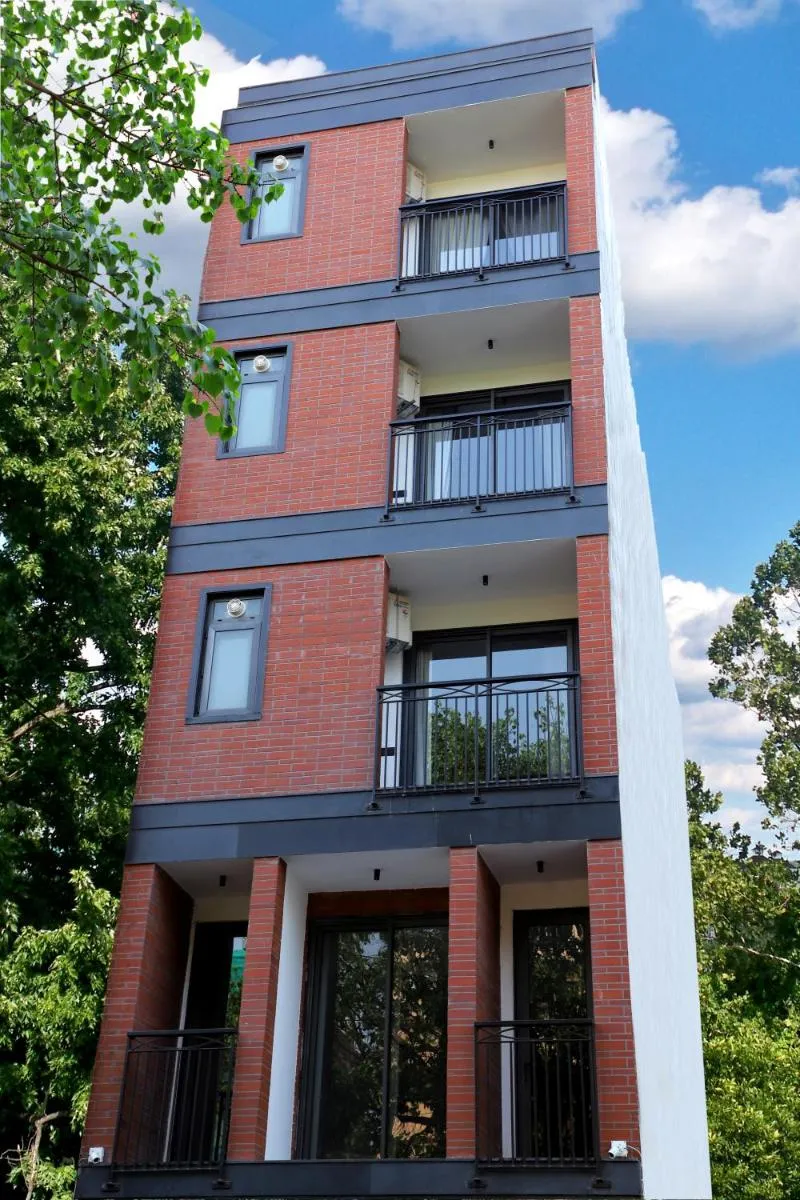 Image 5 of Apt# ONE-FOUR-TWO – with Lift – High Speed Wifi – Smart TV