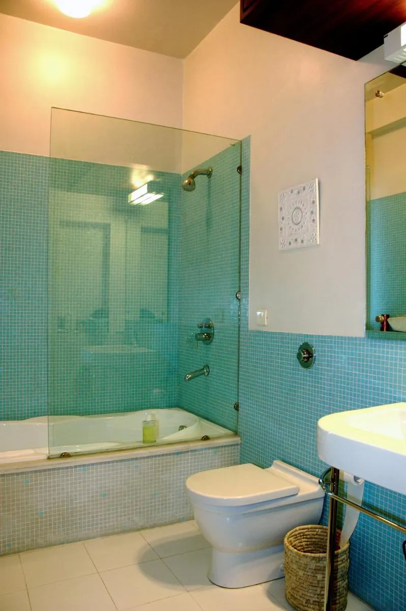 Image 5 of B Nineteen