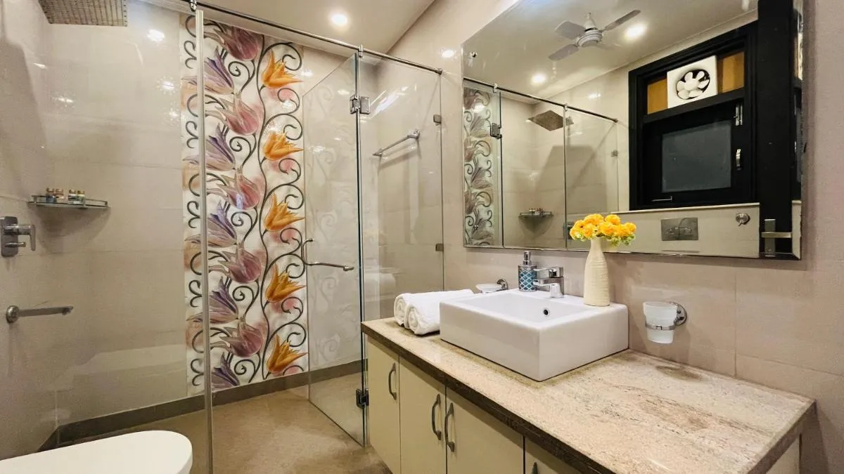 Image 2 of BluO 3BHK – M Block Market @ Greater Kailash