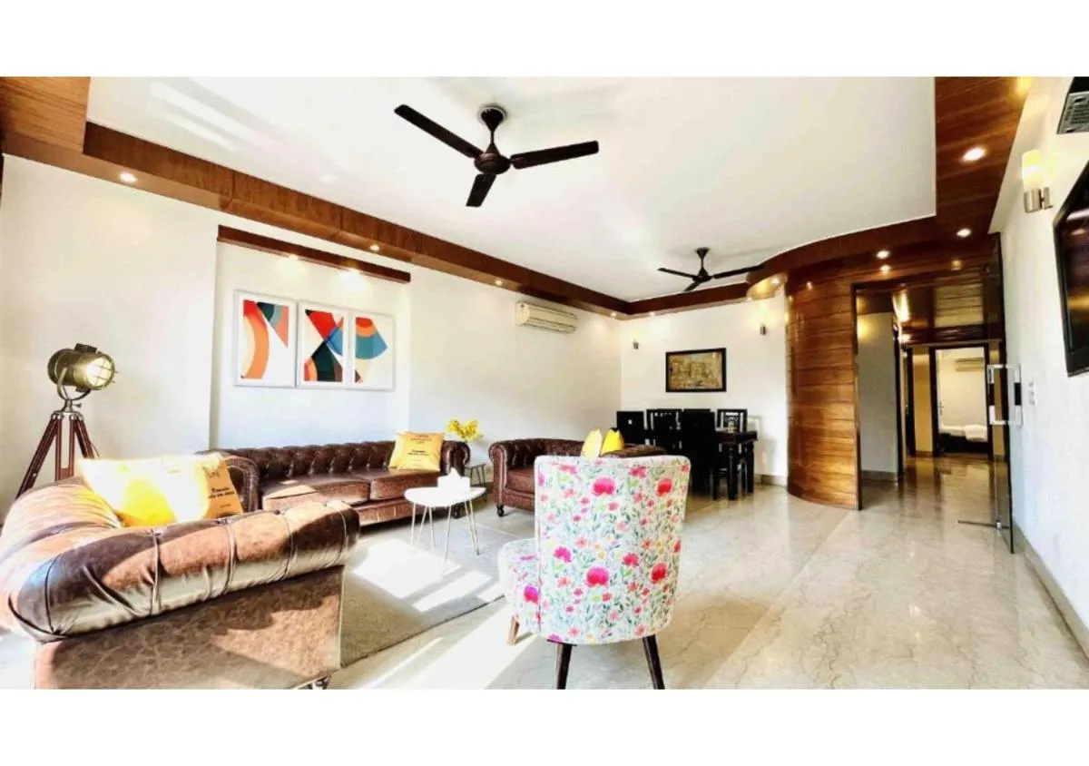 Image 4 of BluO 3BHK M Block Mkt – Lift, Balcony, Parking