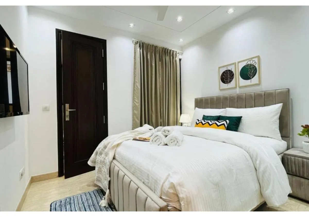 Image 3 of BluO 4BHK Safdarjung Enclave – Balcony, Lift