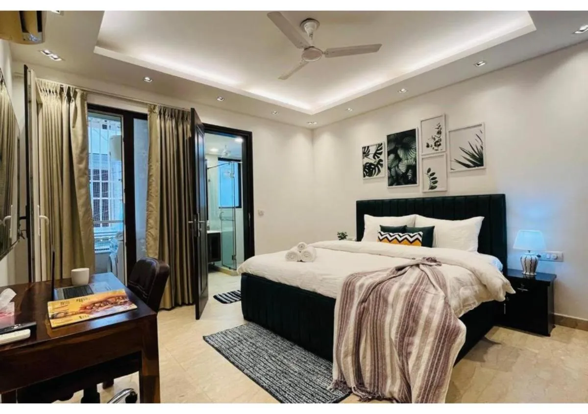 Image 2 of BluO 4BHK Safdarjung Enclave – Balcony, Lift