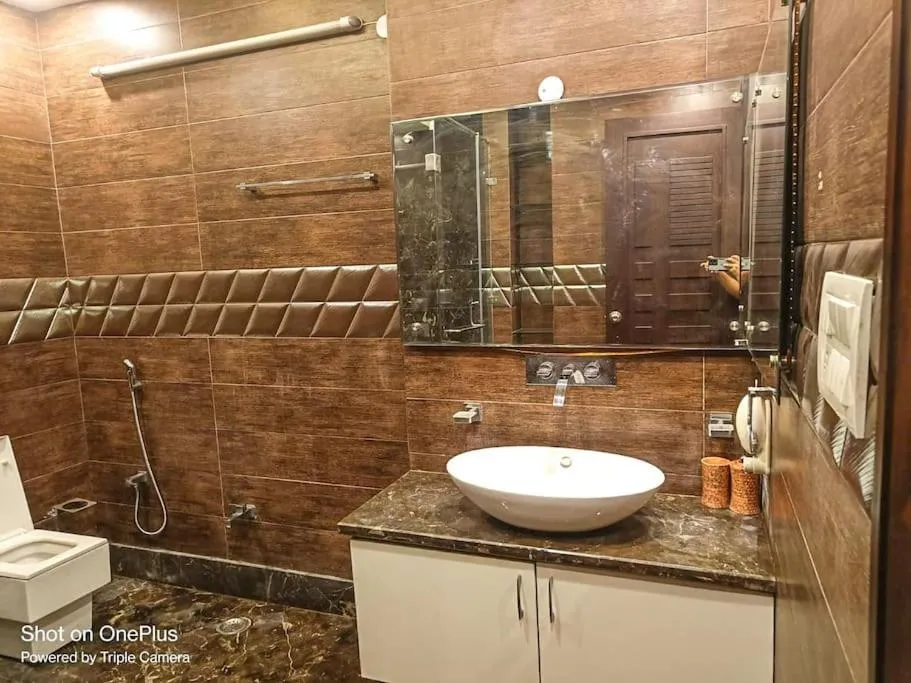 Image 2 of BnBBuddy Stupendous Home In Shalimar Bagh