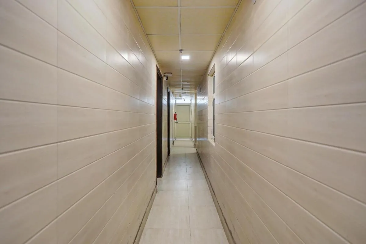 Image 3 of Collection O Model Town Metro View