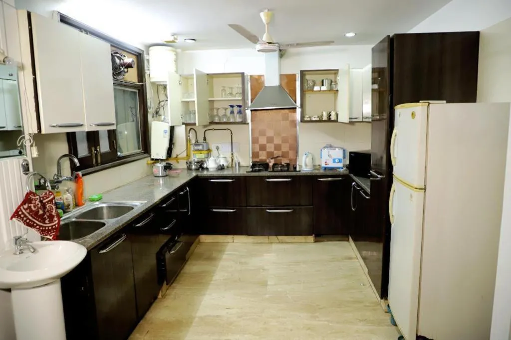 Image 1 of DIVINE INDIA SERVICE APARTMENT 3BHK, J-215 SAKET