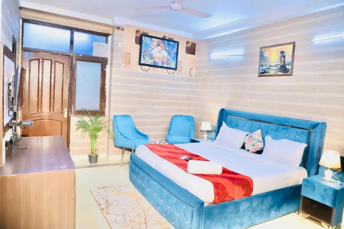 Image 5 of Divine India Service Apartment 3 BHK D-198 Saket